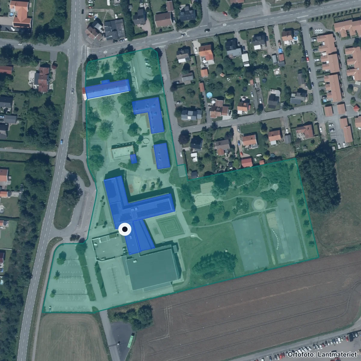 Flygbild över Hammars skola, ortofoto från Lantmäteriet
