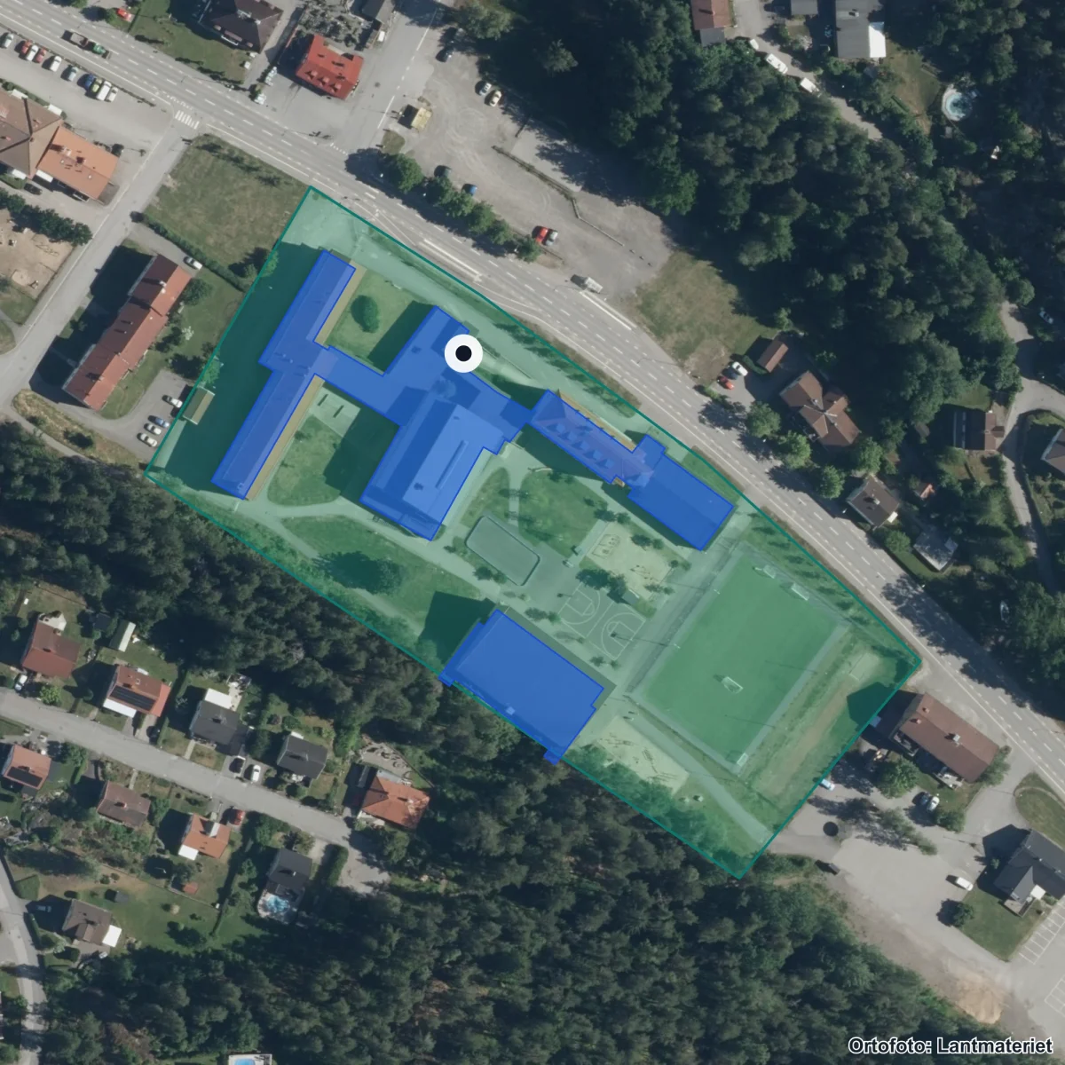 Flygbild över Vammarskolan, ortofoto från Lantmäteriet