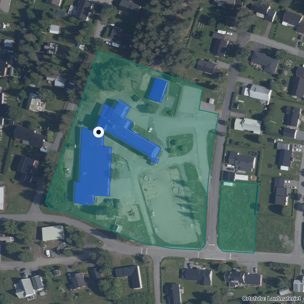 Aerial view of Hedenskolan, orthophoto from Lantmäteriet