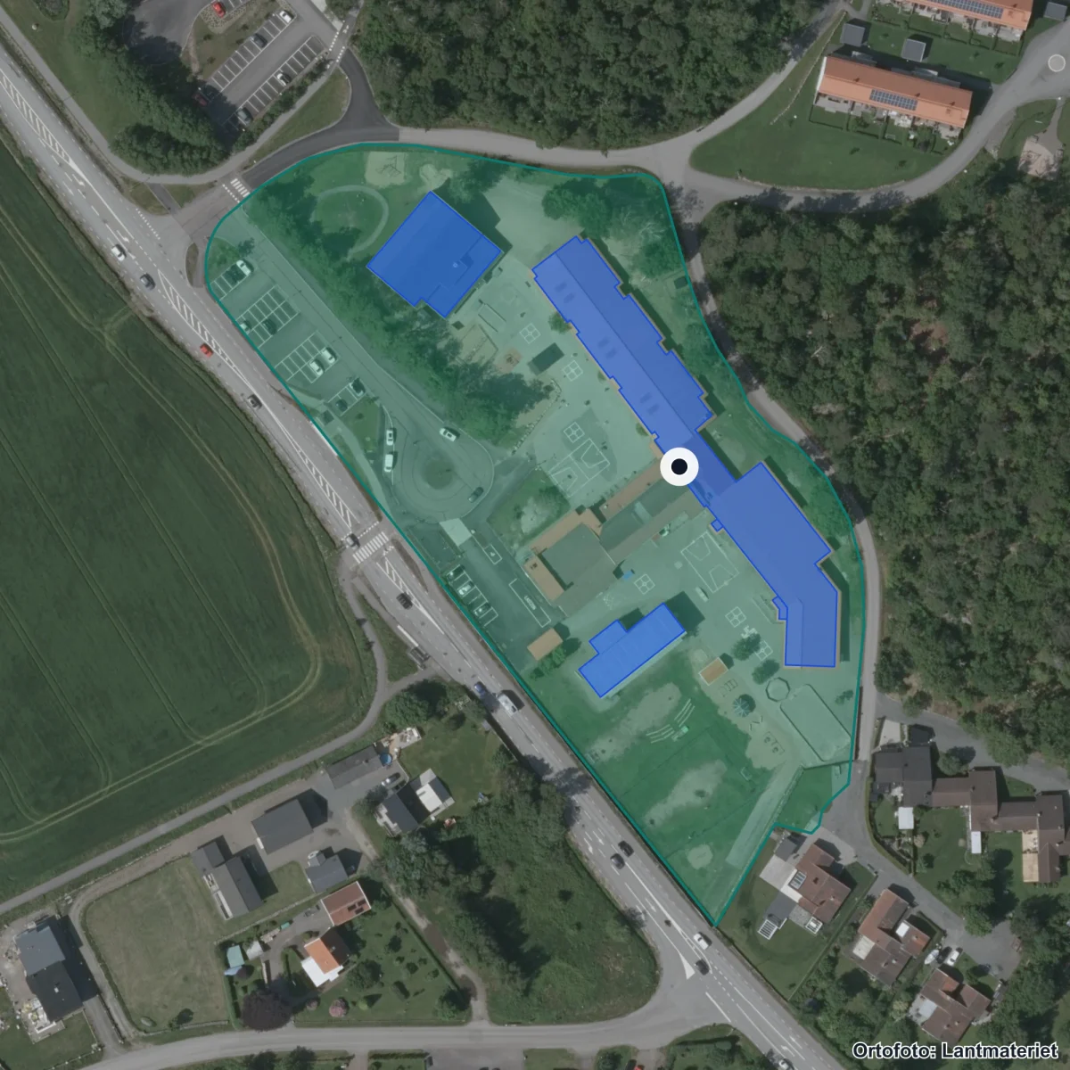Aerial view of Bläshammar skola, orthophoto from Lantmäteriet