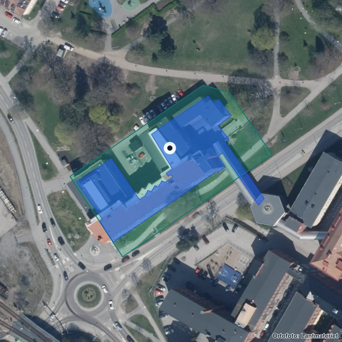 Flygbild över Rinmangymnasiet, ortofoto från Lantmäteriet