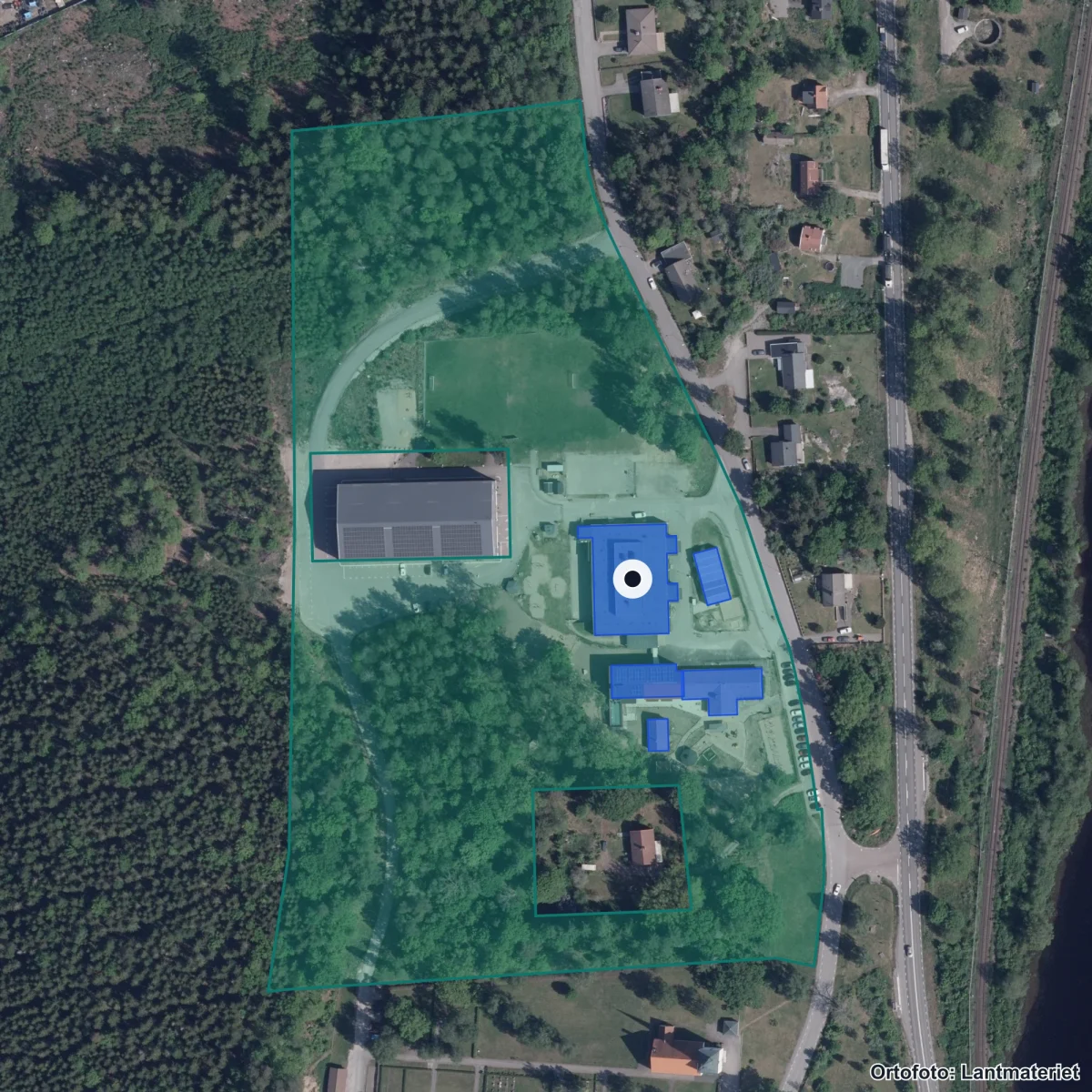 Flygbild över Holmsjöskolan, ortofoto från Lantmäteriet