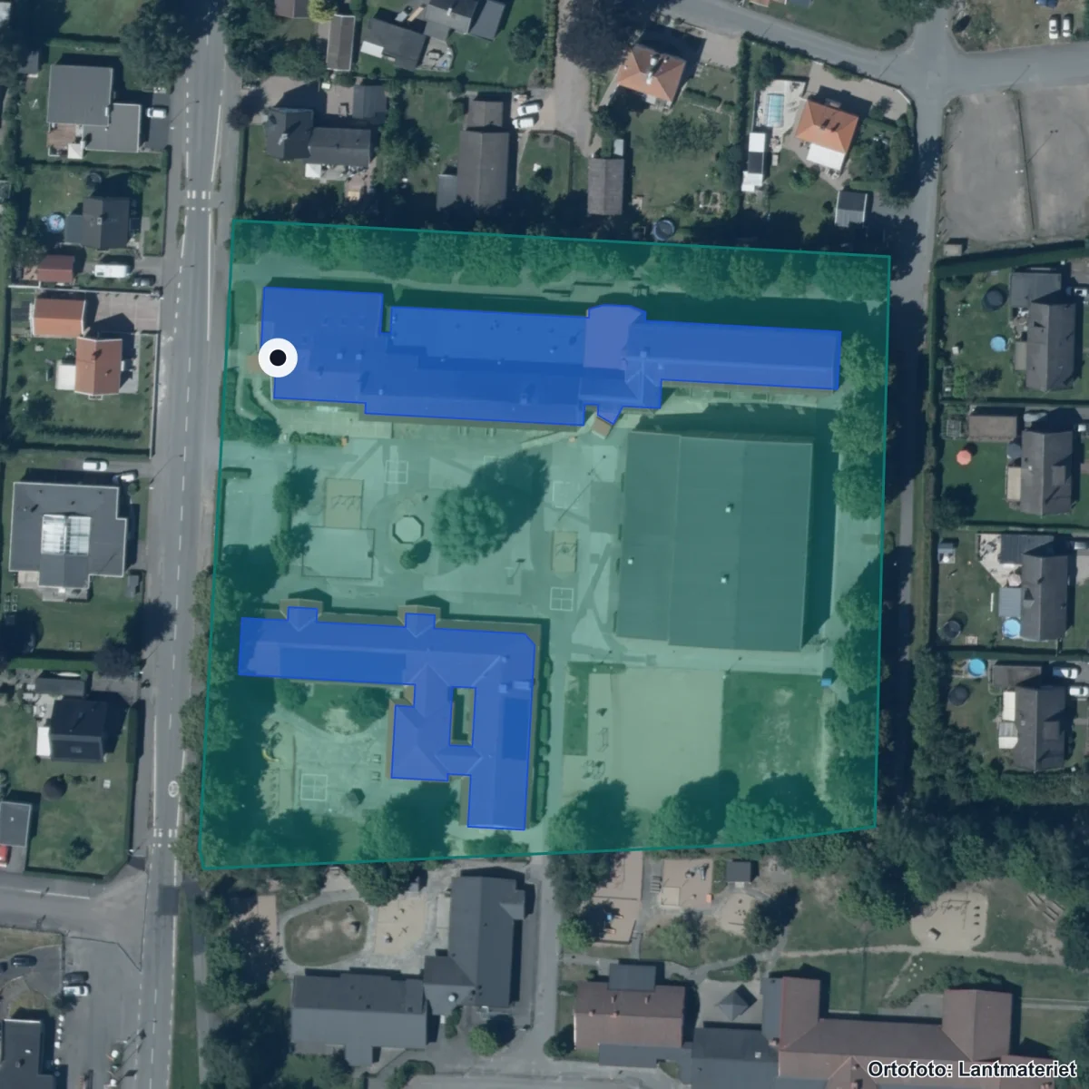 Flygbild över Önnestads skola, ortofoto från Lantmäteriet