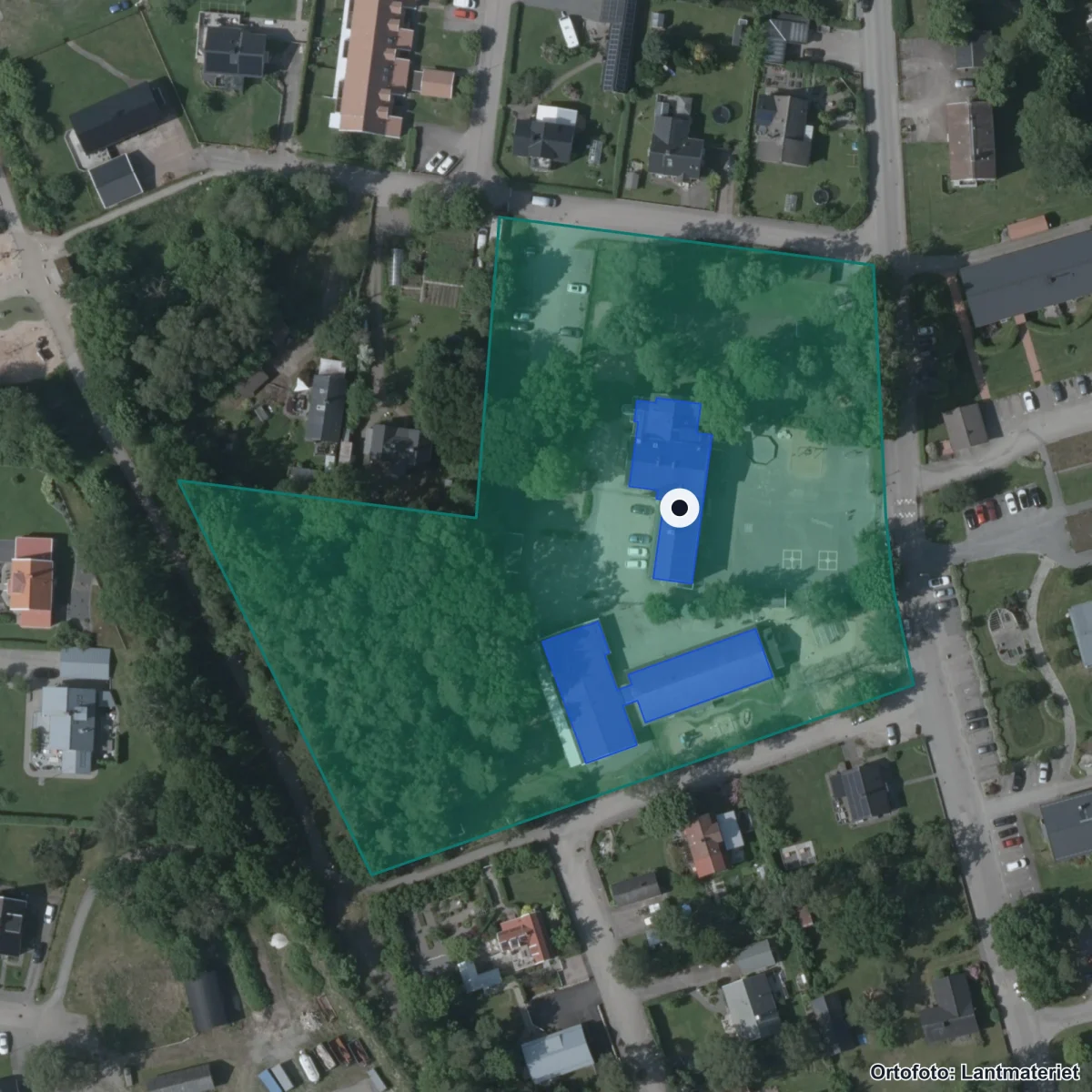 Flygbild över Bosgårdsskolan, ortofoto från Lantmäteriet