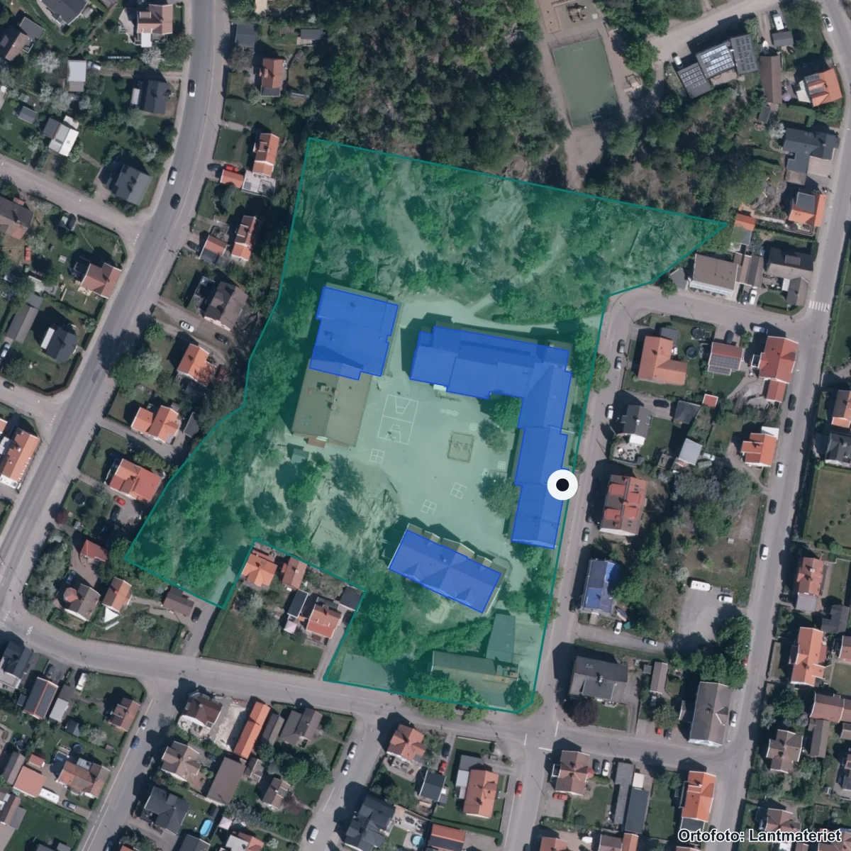 Aerial view of Strömslundsskolan, orthophoto from Lantmäteriet