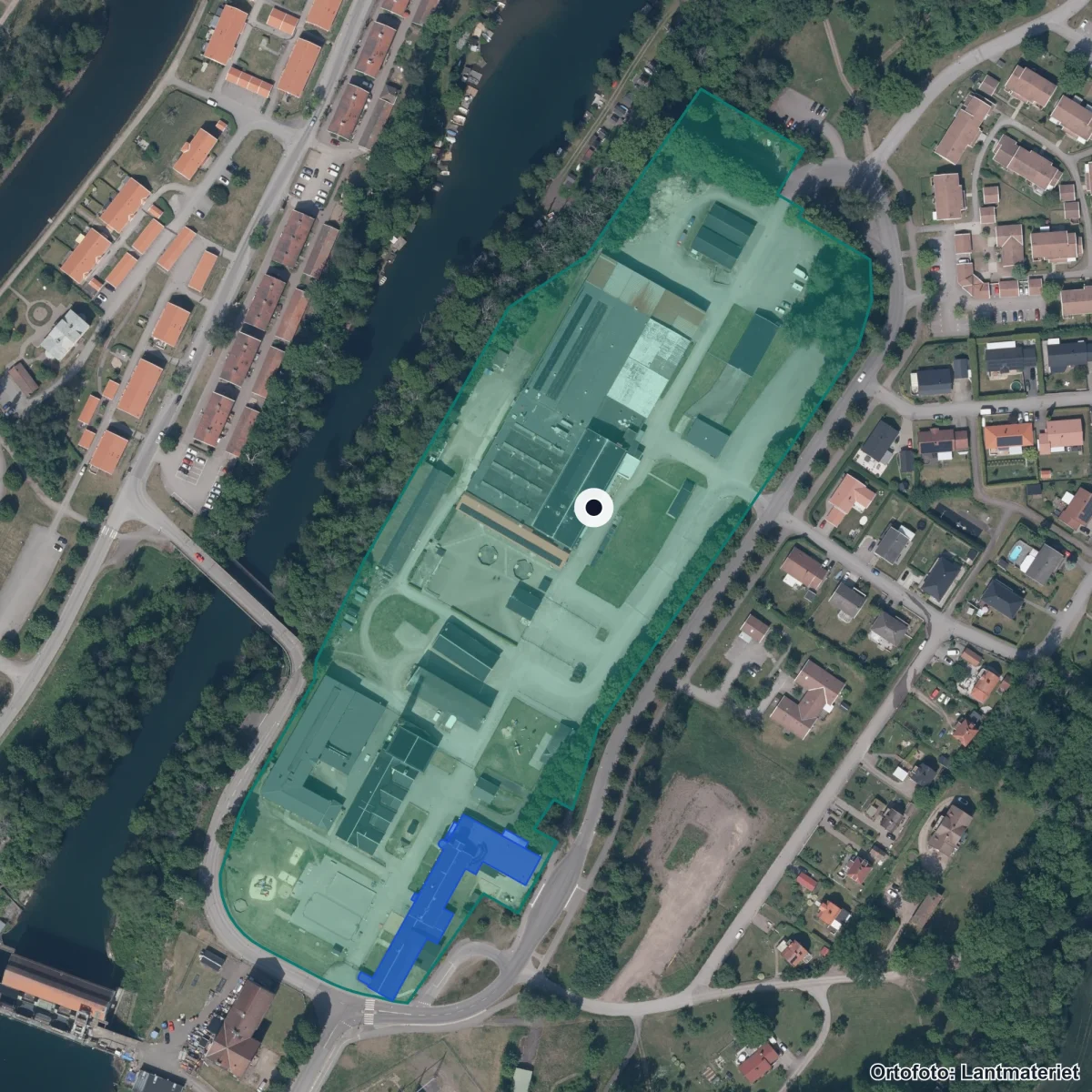 Flygbild över Vuxenutbildningen Motala, ortofoto från Lantmäteriet