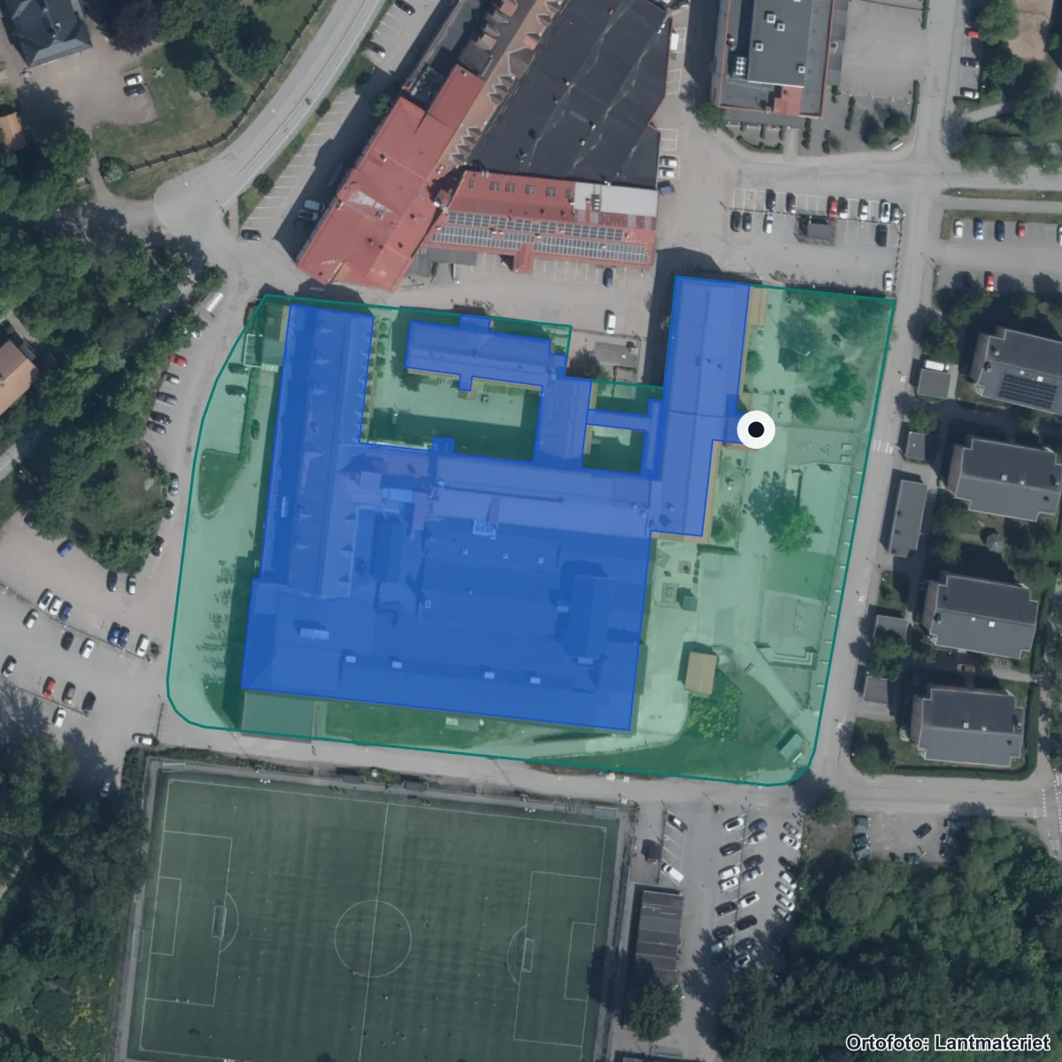 Flygbild över Gluntens Montessoriskola AB, ortofoto från Lantmäteriet