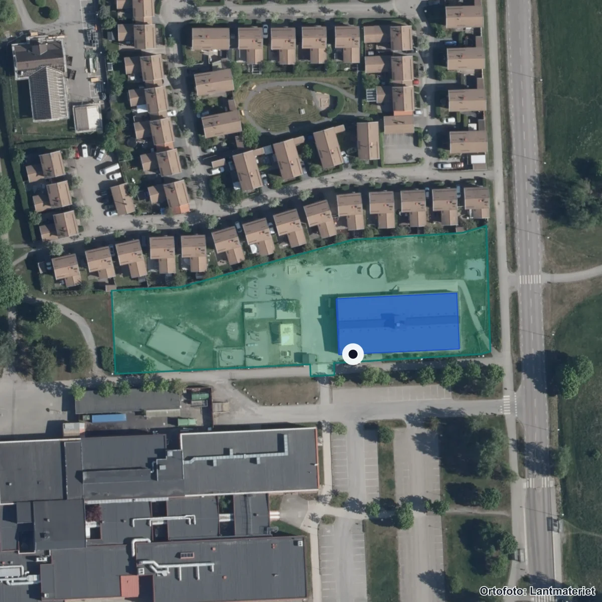 Aerial view of Sverigefinskaskolan i Botkyrka, orthophoto from Lantmäteriet