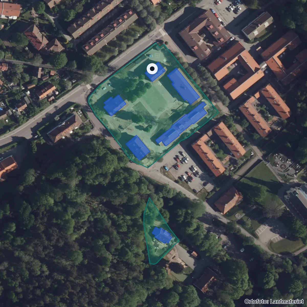 Flygbild över Jonsereds skola, ortofoto från Lantmäteriet