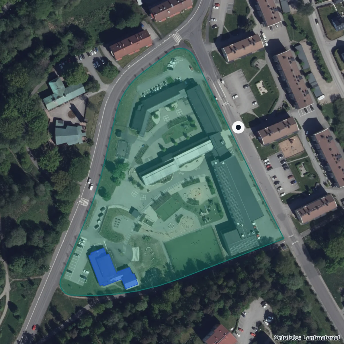Flygbild över Byttorpskolan, ortofoto från Lantmäteriet