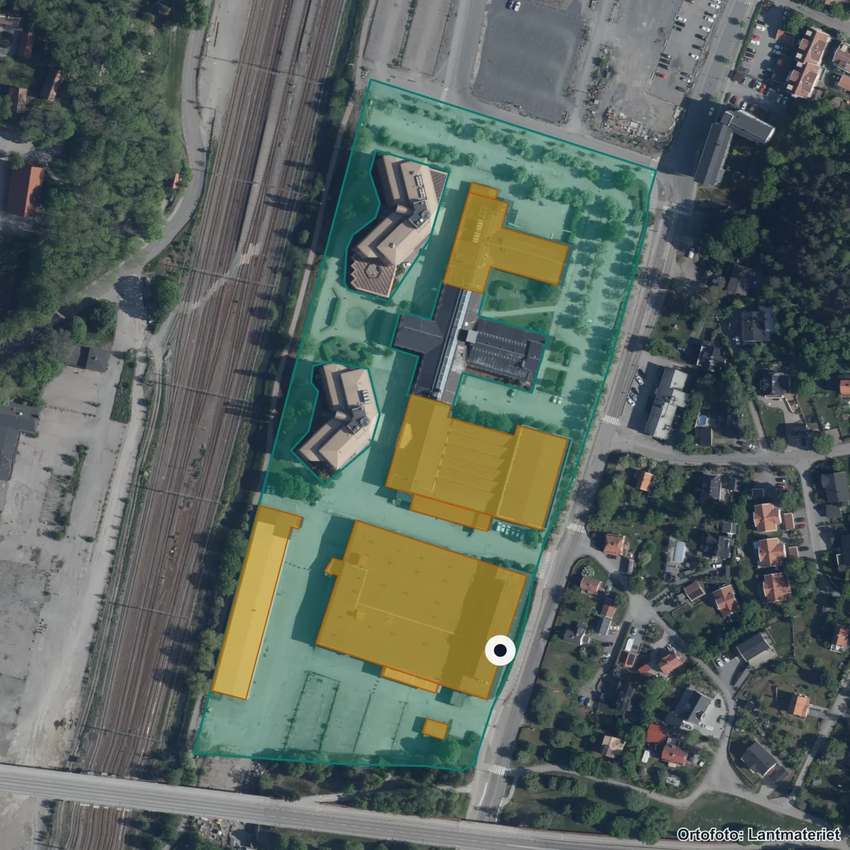 Flygbild över Sigtuna kompetenscenter, ortofoto från Lantmäteriet