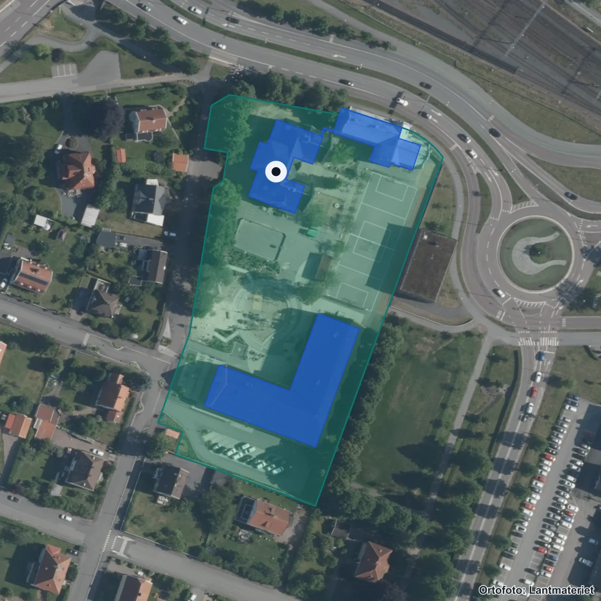 Flygbild över Talavidskolan, ortofoto från Lantmäteriet