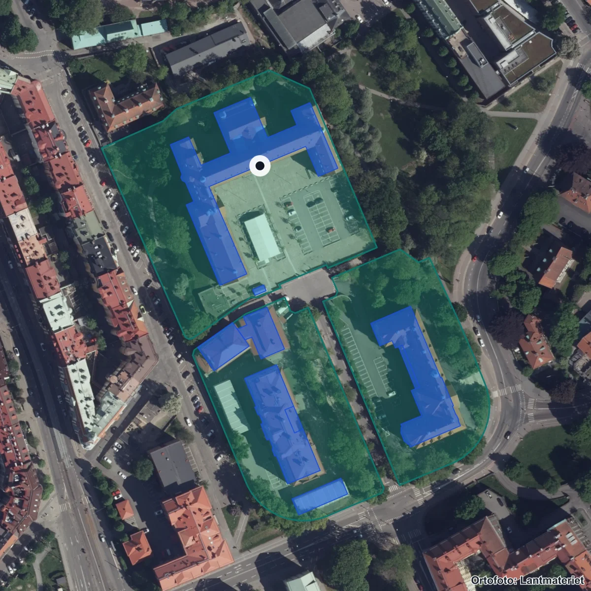 Flygbild över Hvitfeldtska gymnasiet, ortofoto från Lantmäteriet