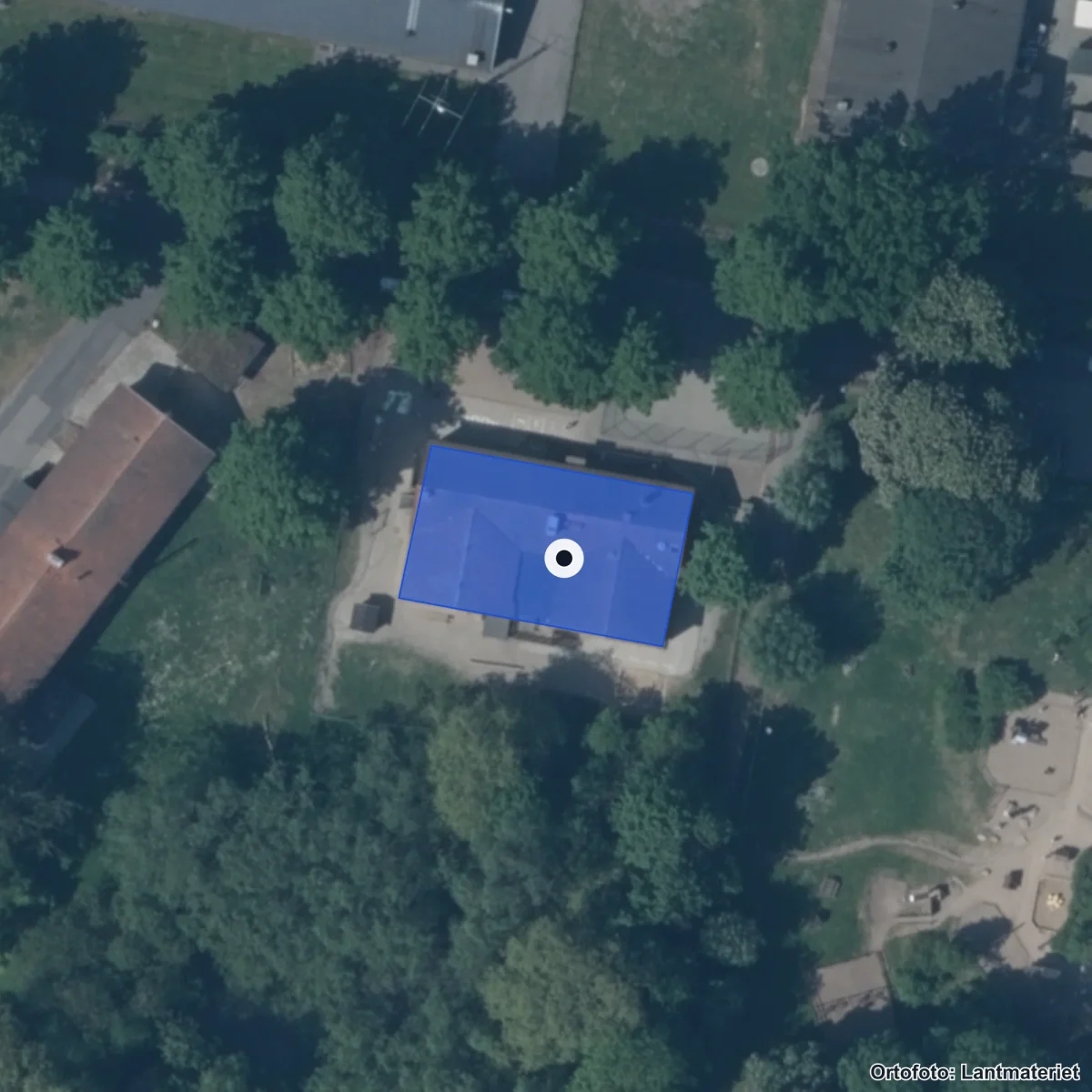 Flygbild över Boukefs Privatskola, ortofoto från Lantmäteriet