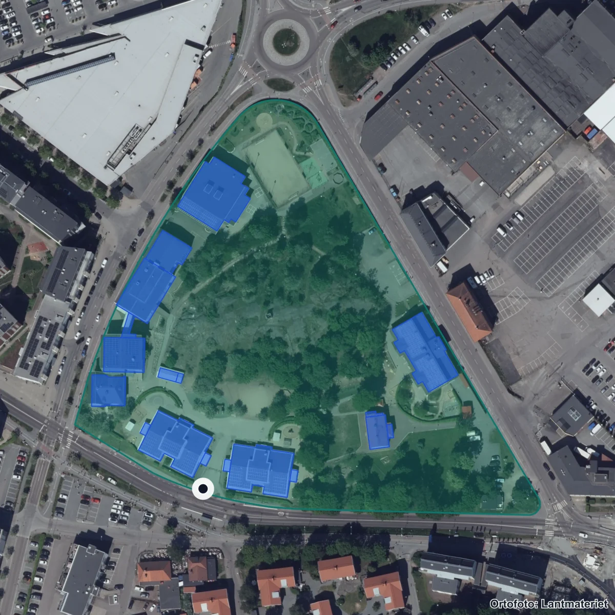 Flygbild över Herrgårdsskolan, ortofoto från Lantmäteriet