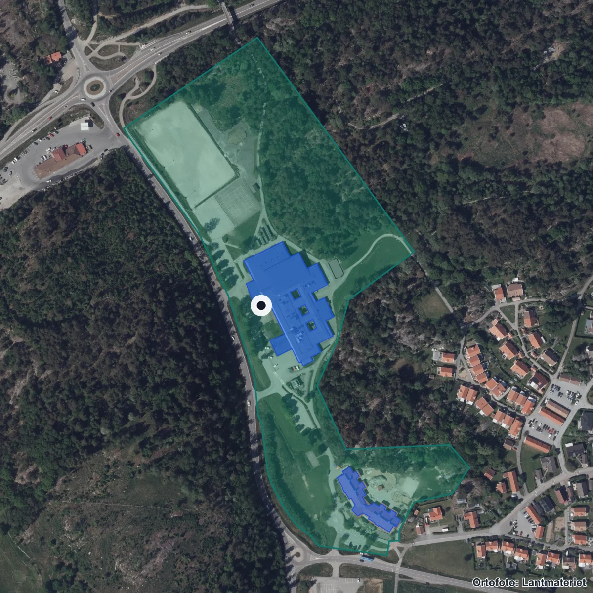 Aerial view of Häggvallskolan, orthophoto from Lantmäteriet