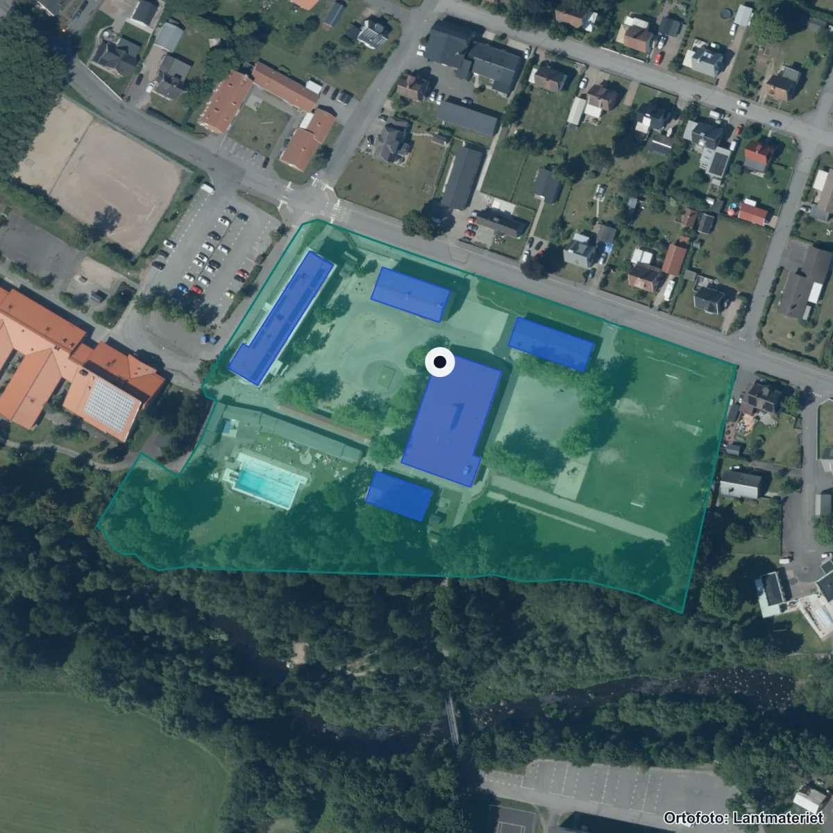 Flygbild över Tollarps skola, ortofoto från Lantmäteriet