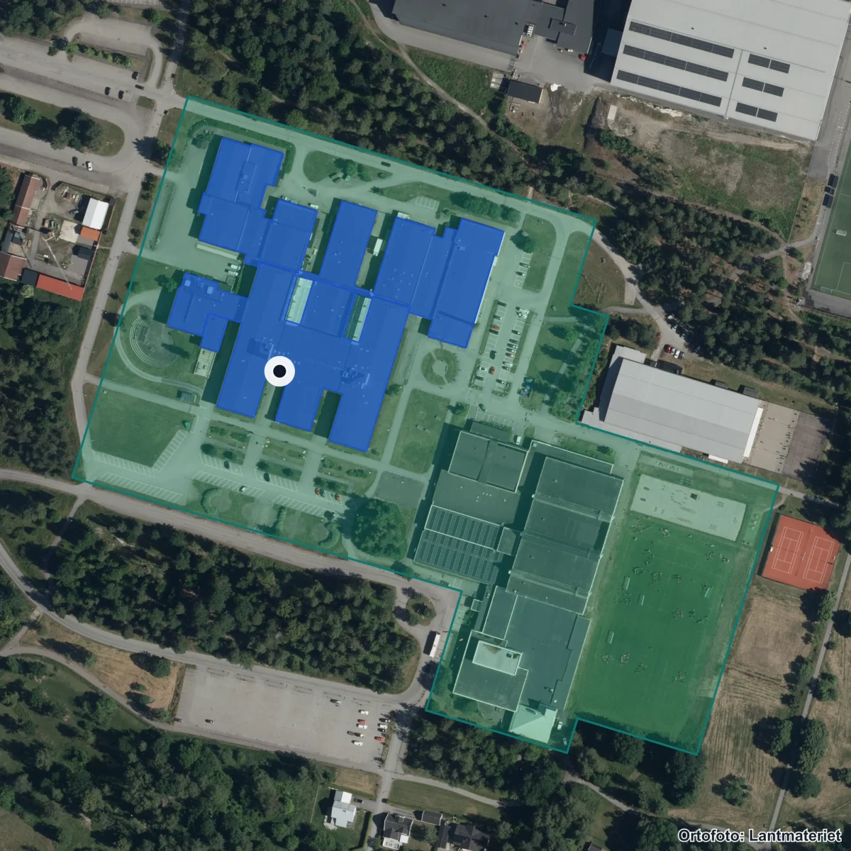 Flygbild över Katrineholms Tekniska College, ortofoto från Lantmäteriet
