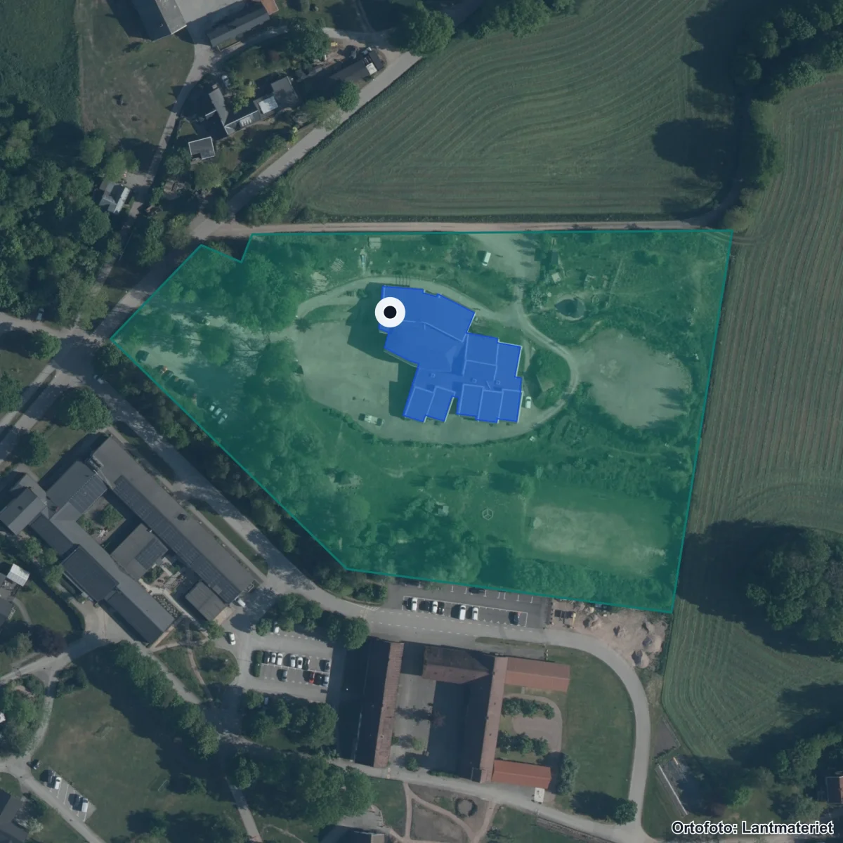 Aerial view of Föreningen Emiliaskolan, orthophoto from Lantmäteriet
