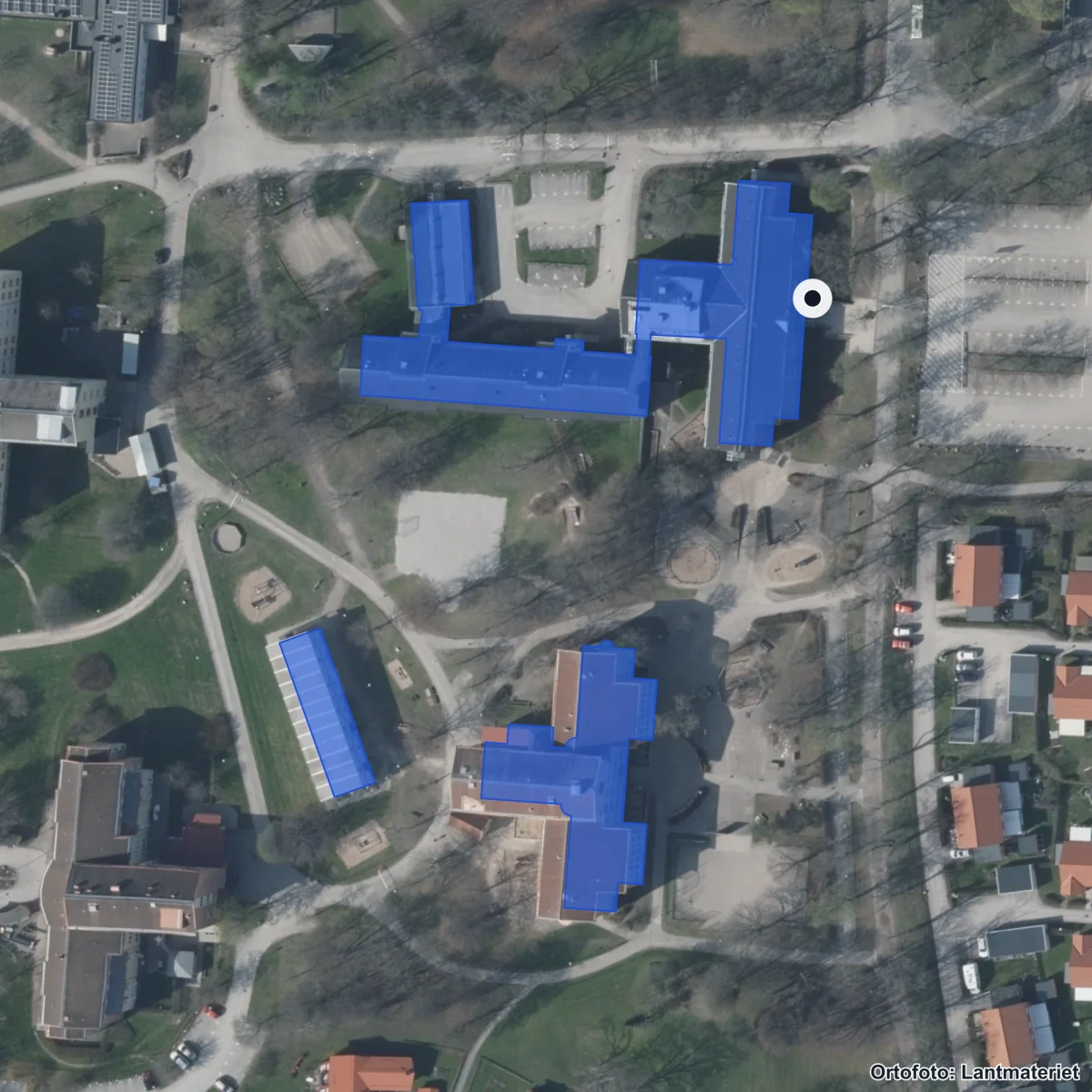 Flygbild över Mellringeskolan, ortofoto från Lantmäteriet