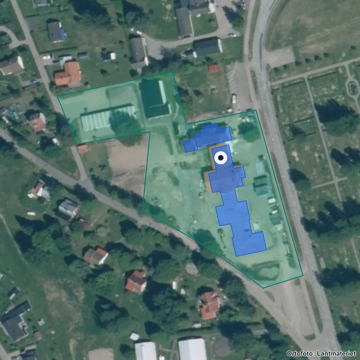 Flygbild över Kyrkhedens skola, ortofoto från Lantmäteriet