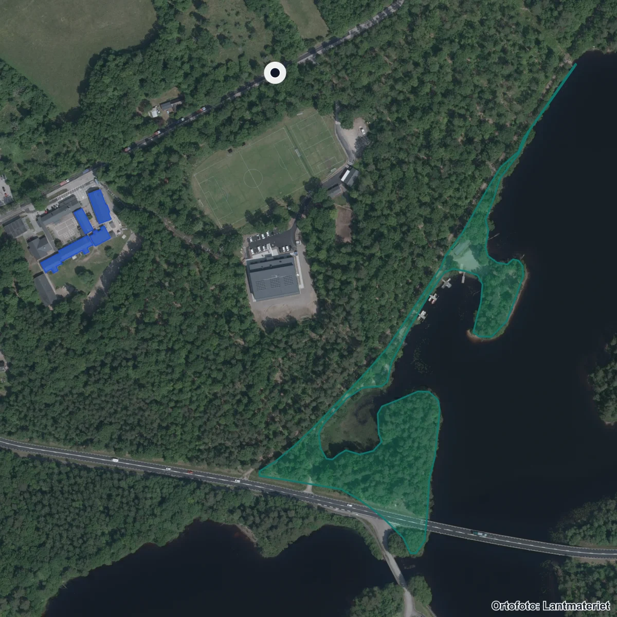 Aerial view of Brearedsskolan, orthophoto from Lantmäteriet