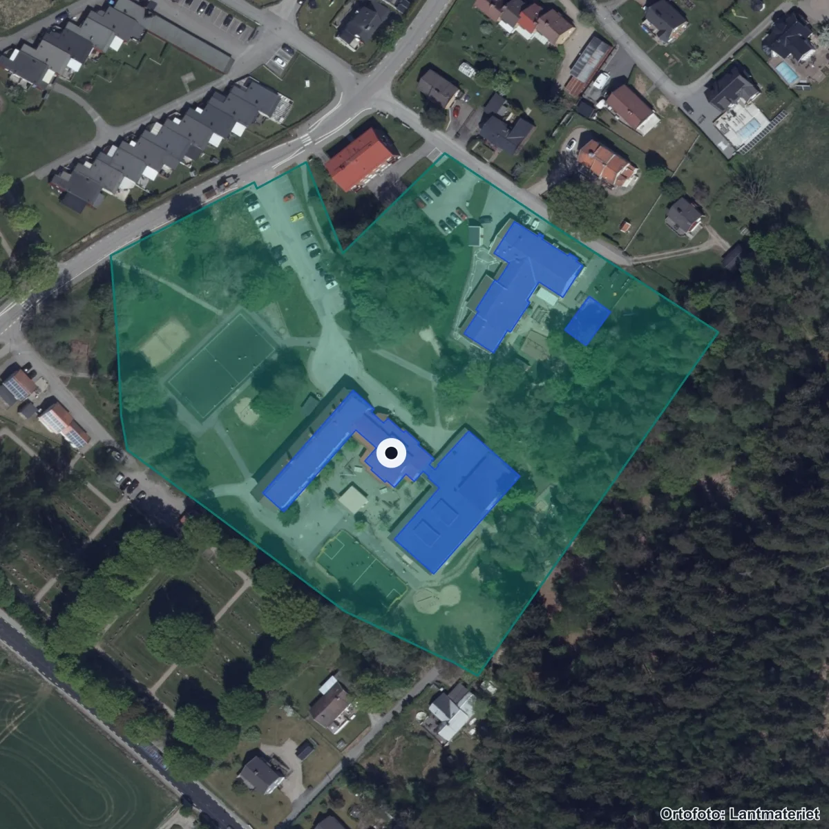 Flygbild över Sandhultskolan, ortofoto från Lantmäteriet