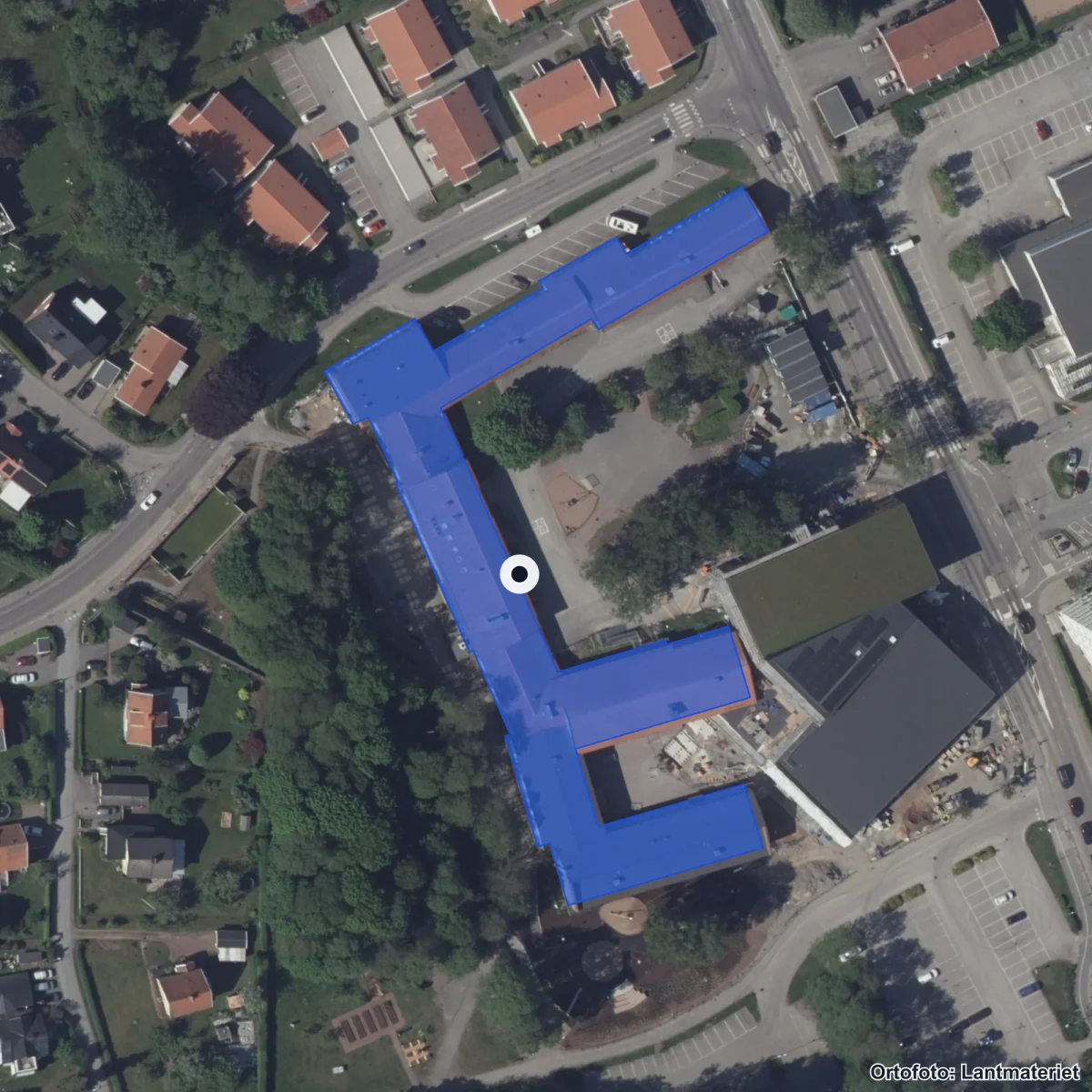 Flygbild över Torpskolan, ortofoto från Lantmäteriet