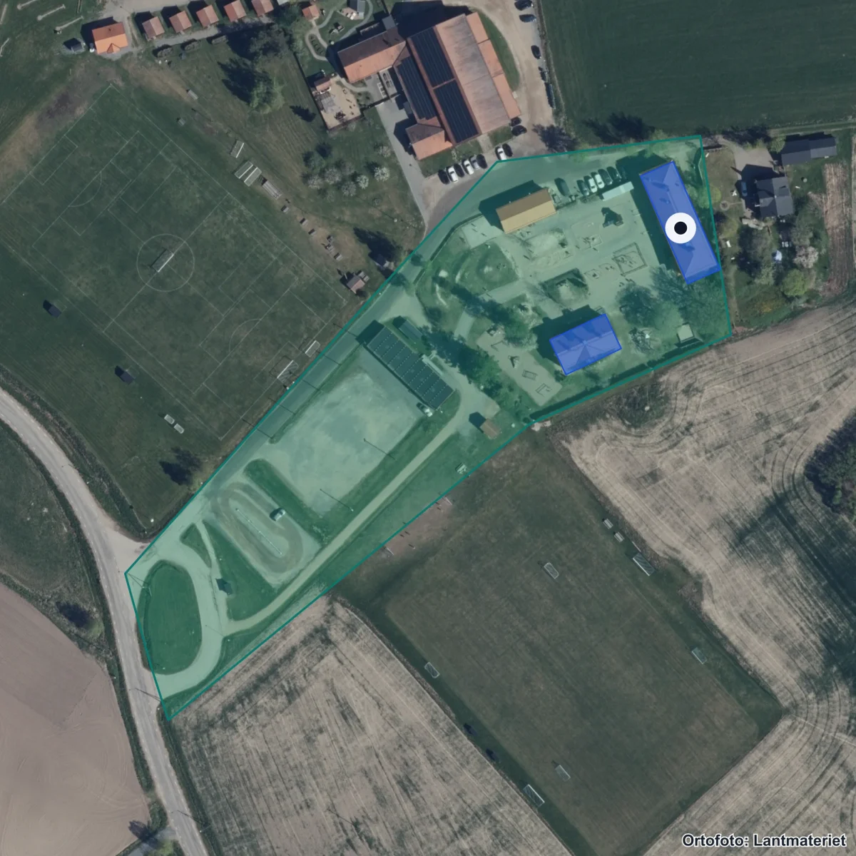 Flygbild över Åbyggeby skola, ortofoto från Lantmäteriet