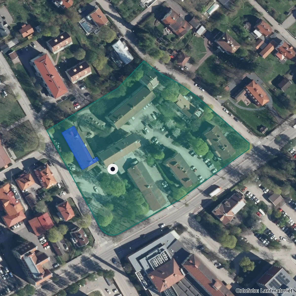 Flygbild över Friskolan Mosaik i Falun ekonomisk förening, ortofoto från Lantmäteriet