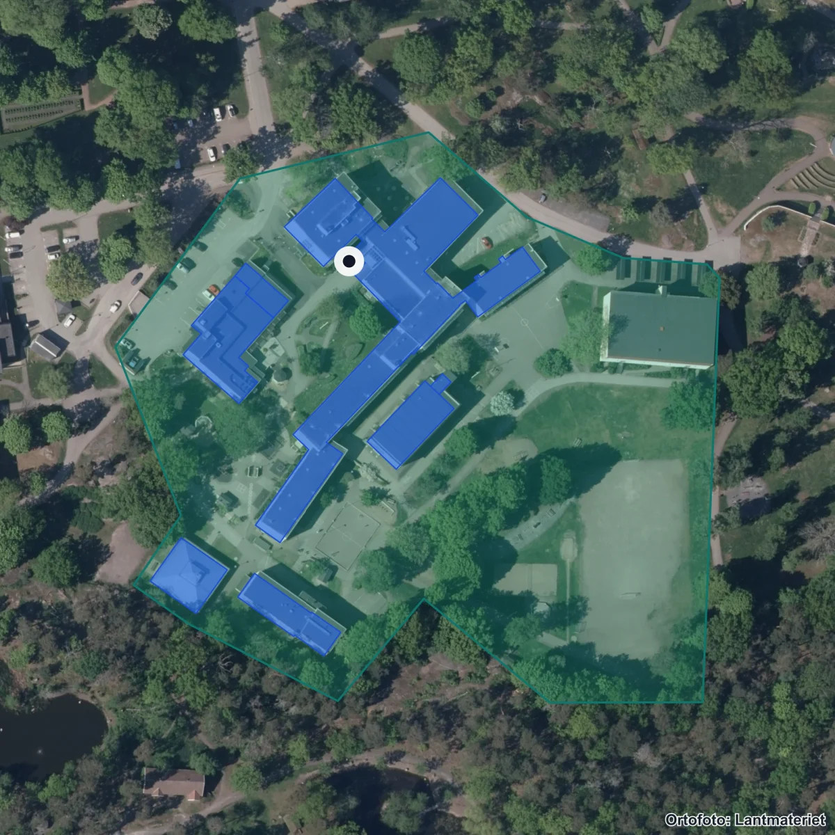 Aerial view of Vallhallaskolan, orthophoto from Lantmäteriet