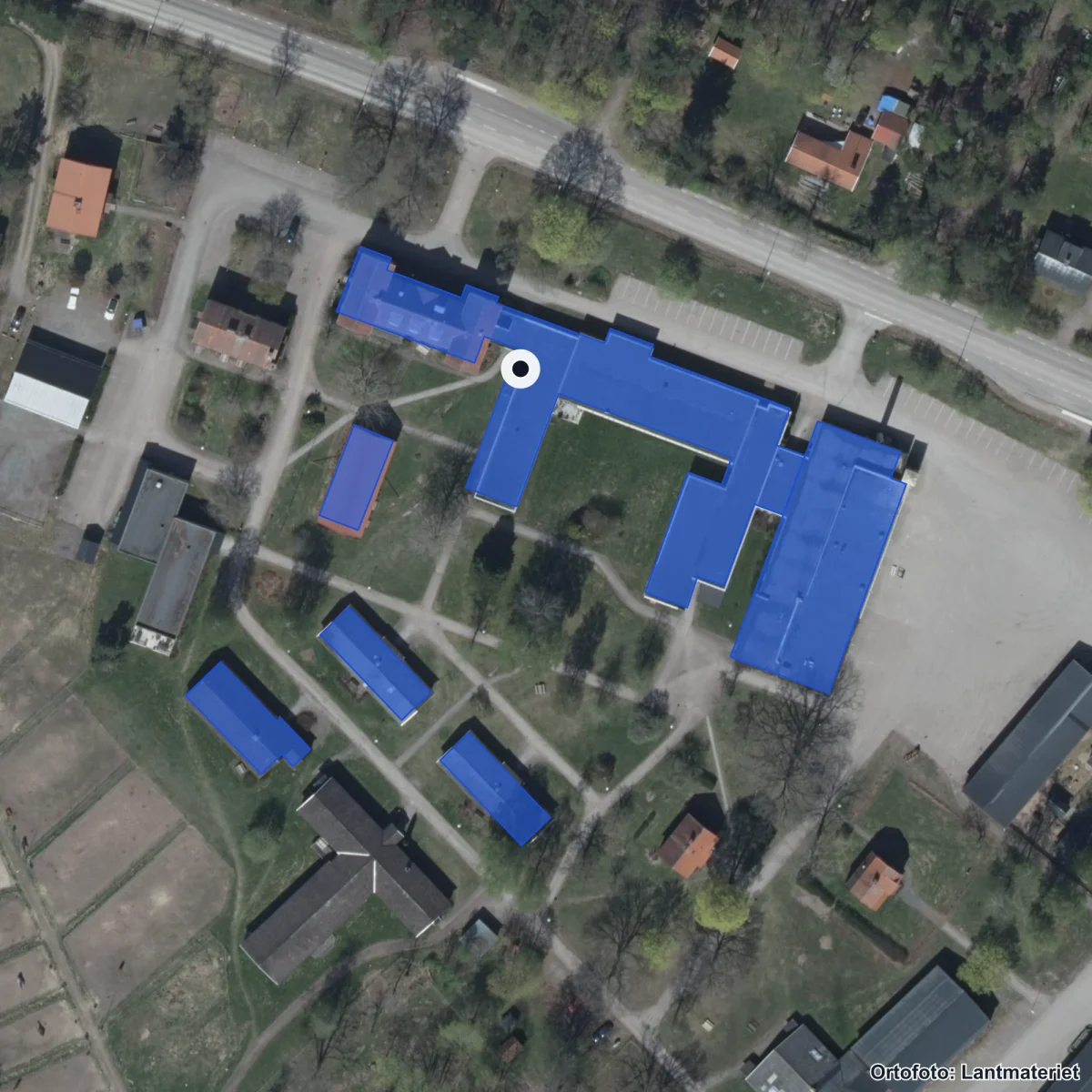 Flygbild över Lillerudsgymnasiet, ortofoto från Lantmäteriet