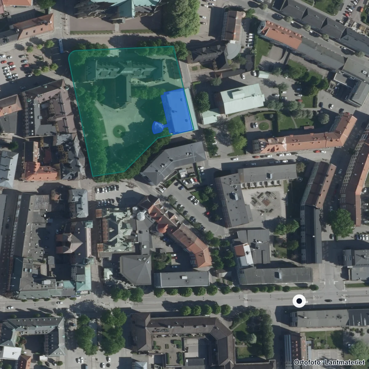 Flygbild över Viktoriaskolan, ortofoto från Lantmäteriet