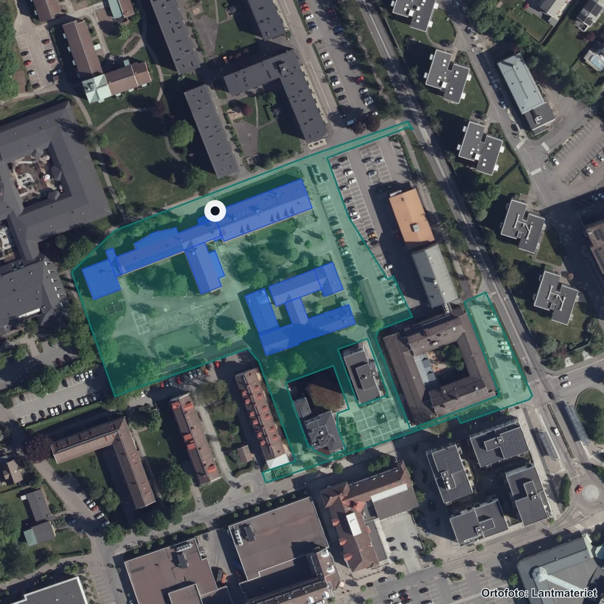 Flygbild över Ekdalaskolan, ortofoto från Lantmäteriet