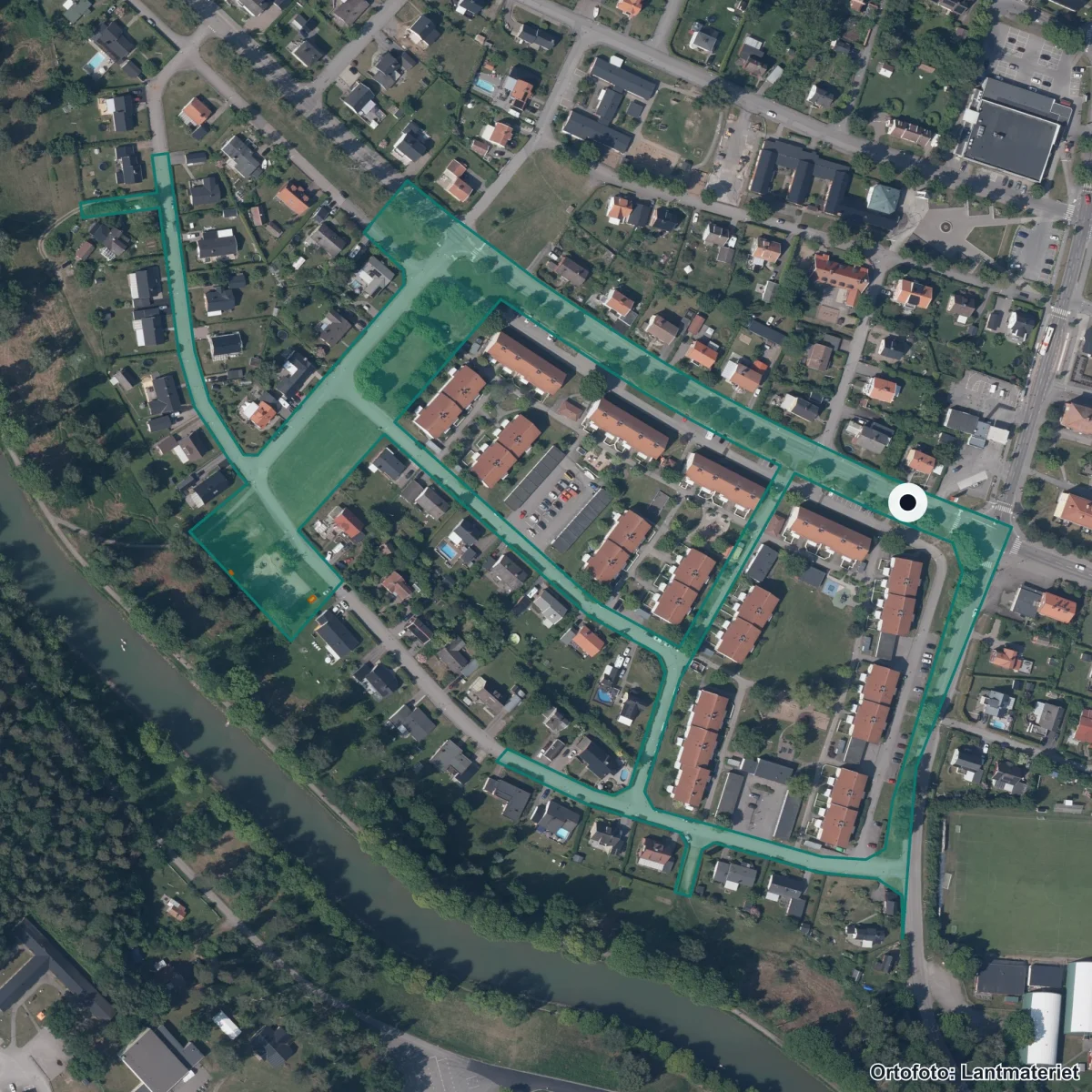 Flygbild över Ljungsbro skola, ortofoto från Lantmäteriet
