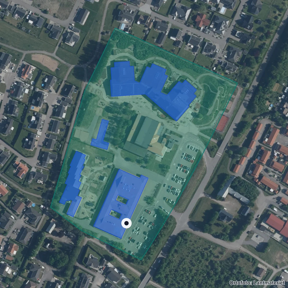 Flygbild över Bjuvs lärcentrum, ortofoto från Lantmäteriet