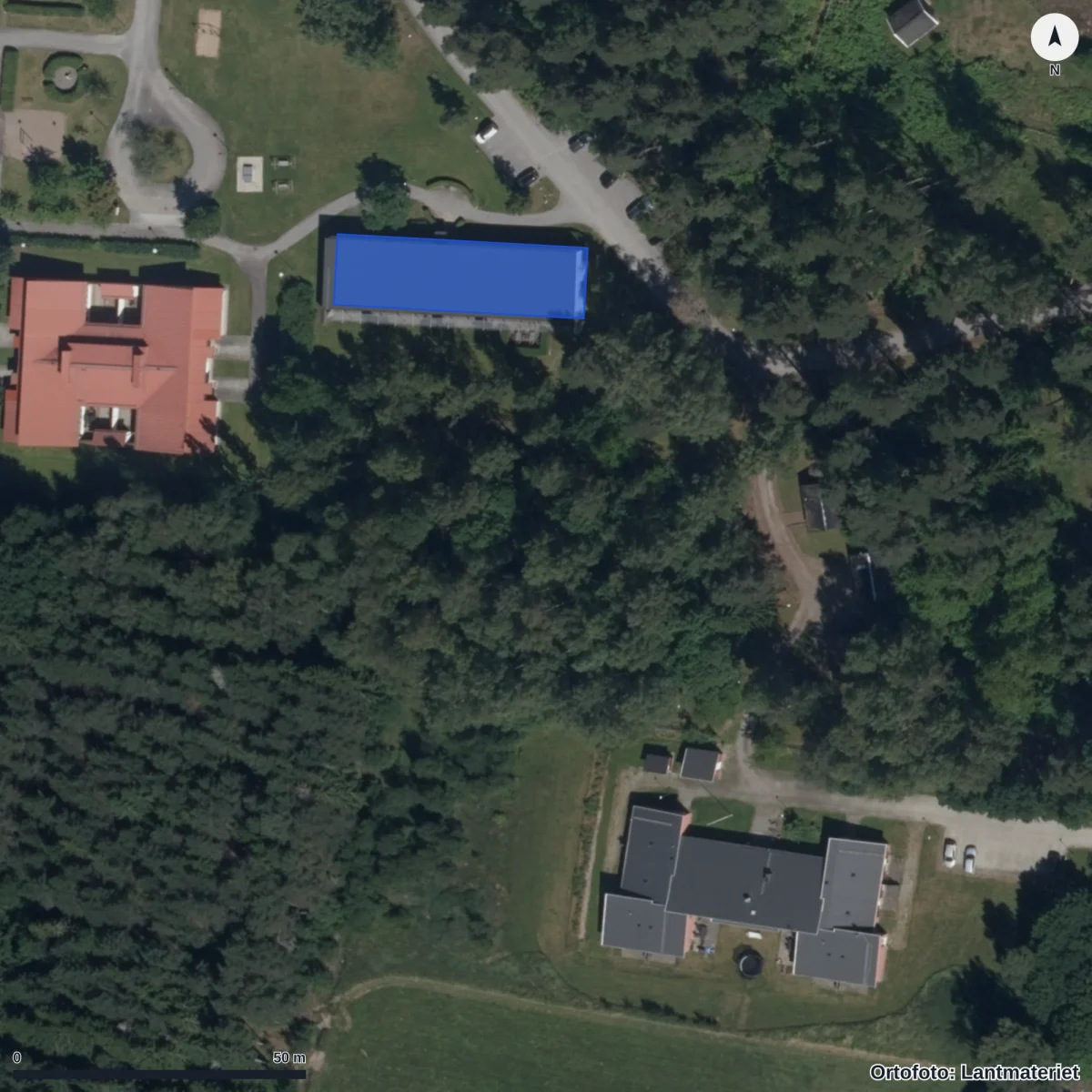 Flygbild över Dammsdalsskolan, ortofoto från Lantmäteriet