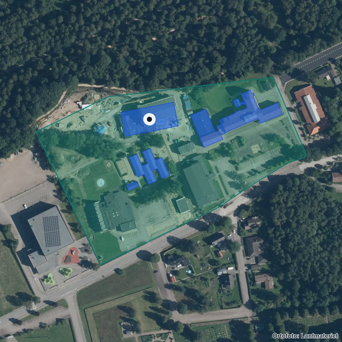Flygbild över Ljungaskolan, ortofoto från Lantmäteriet