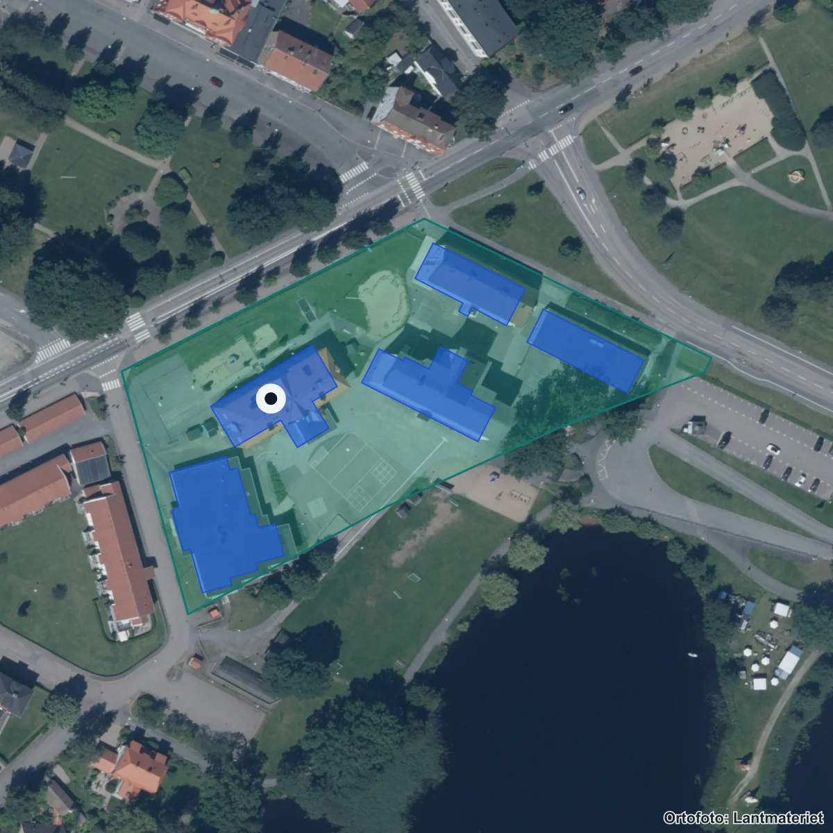 Flygbild över Parkskolan, ortofoto från Lantmäteriet