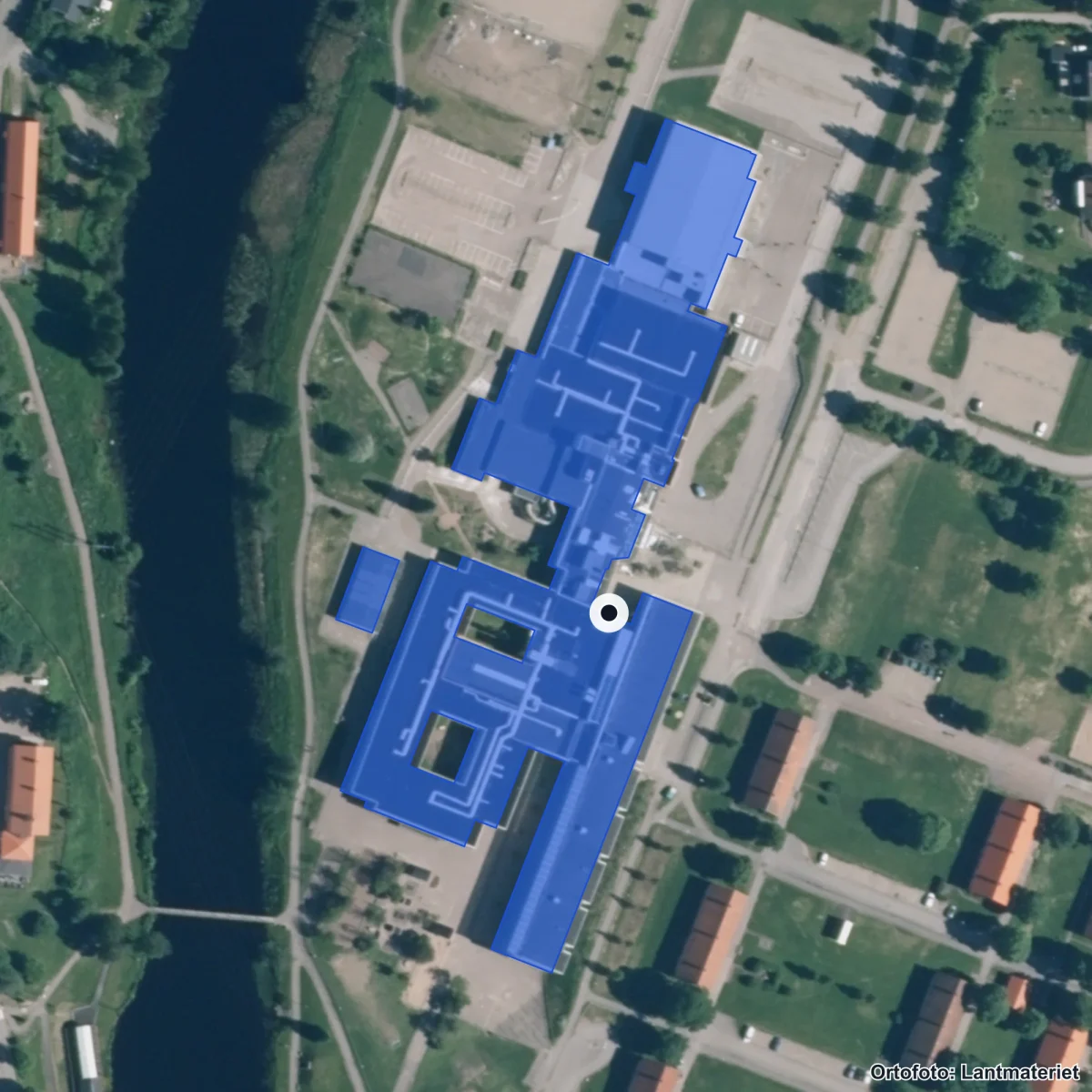 Flygbild över Älvstranden Bildningscentr, ortofoto från Lantmäteriet