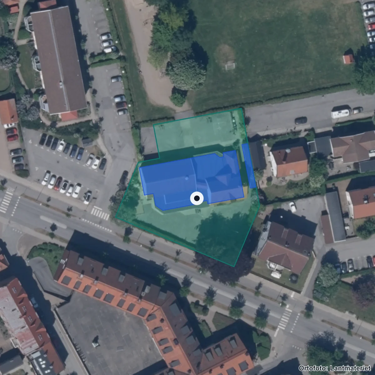 Flygbild över Vuxenutbildningen Ystad, ortofoto från Lantmäteriet