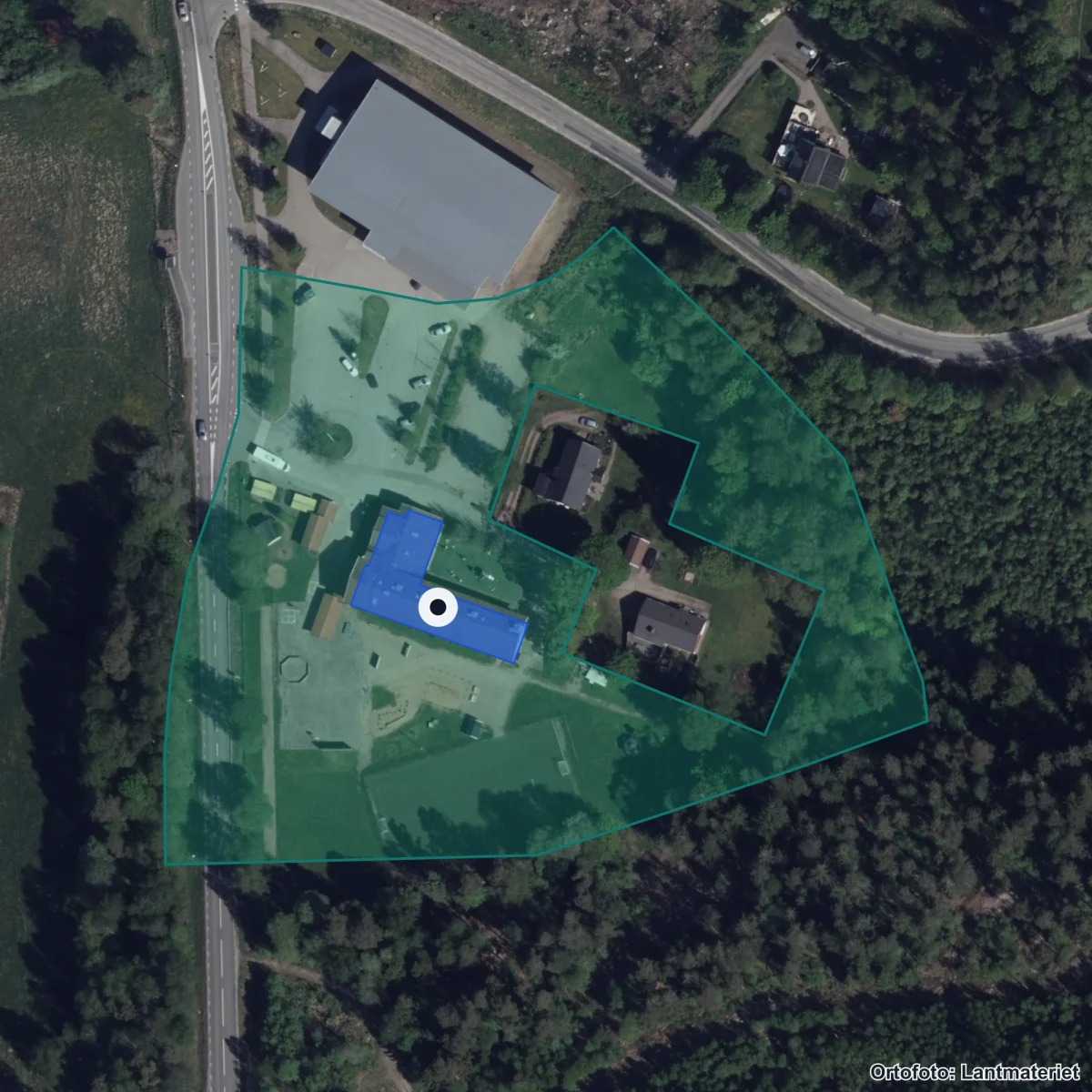 Flygbild över Borgstenaskolan, ortofoto från Lantmäteriet