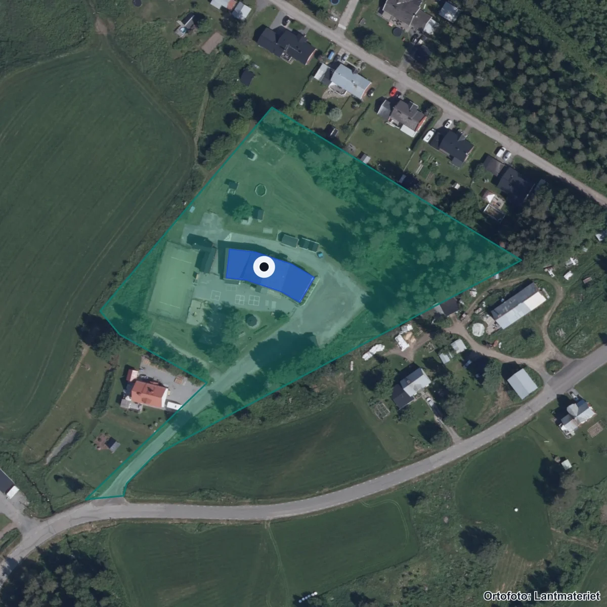 Aerial view of Klöverträskskolan, orthophoto from Lantmäteriet