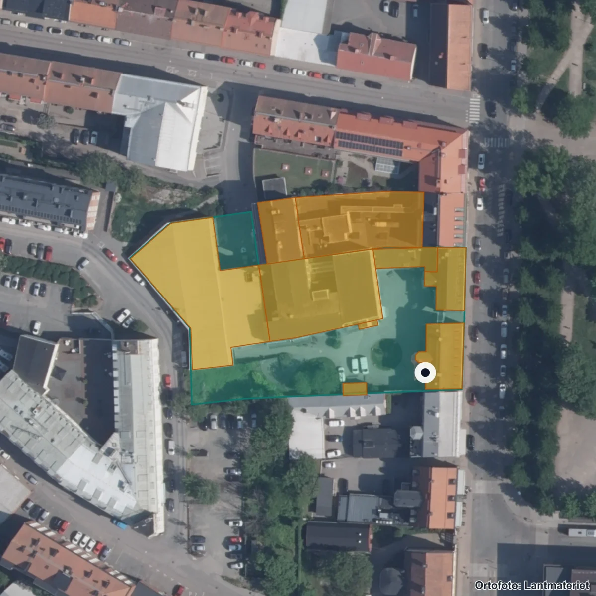 Flygbild över Aspero Idrottsgymnasium Karlskrona, ortofoto från Lantmäteriet