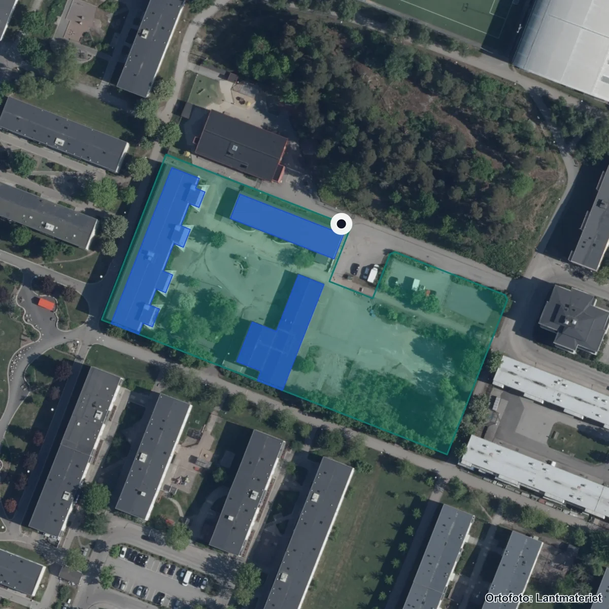 Flygbild över Komvux Rinkeby, ortofoto från Lantmäteriet