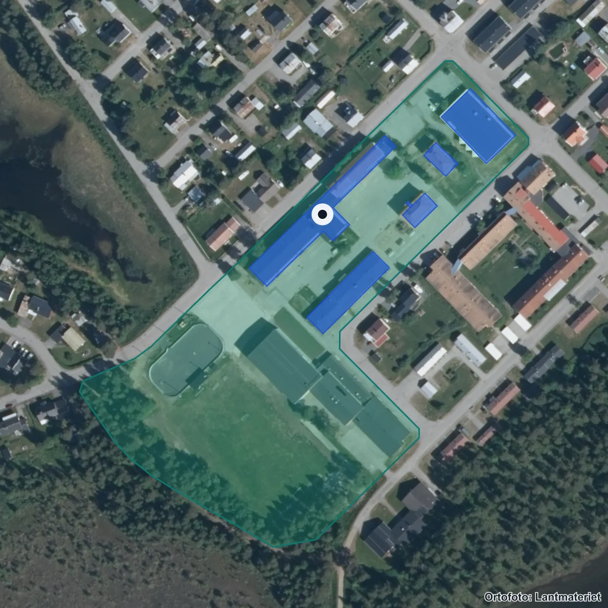 Aerial view of Vindelälvsskolan, orthophoto from Lantmäteriet