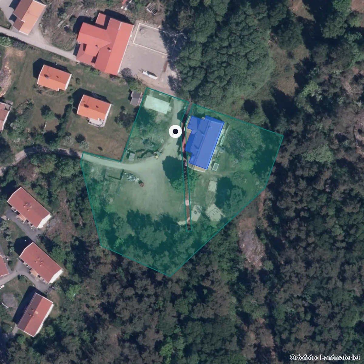 Aerial view of Koster skola, orthophoto from Lantmäteriet
