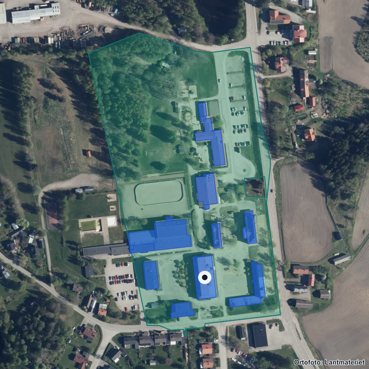 Flygbild över Ede skola, ortofoto från Lantmäteriet