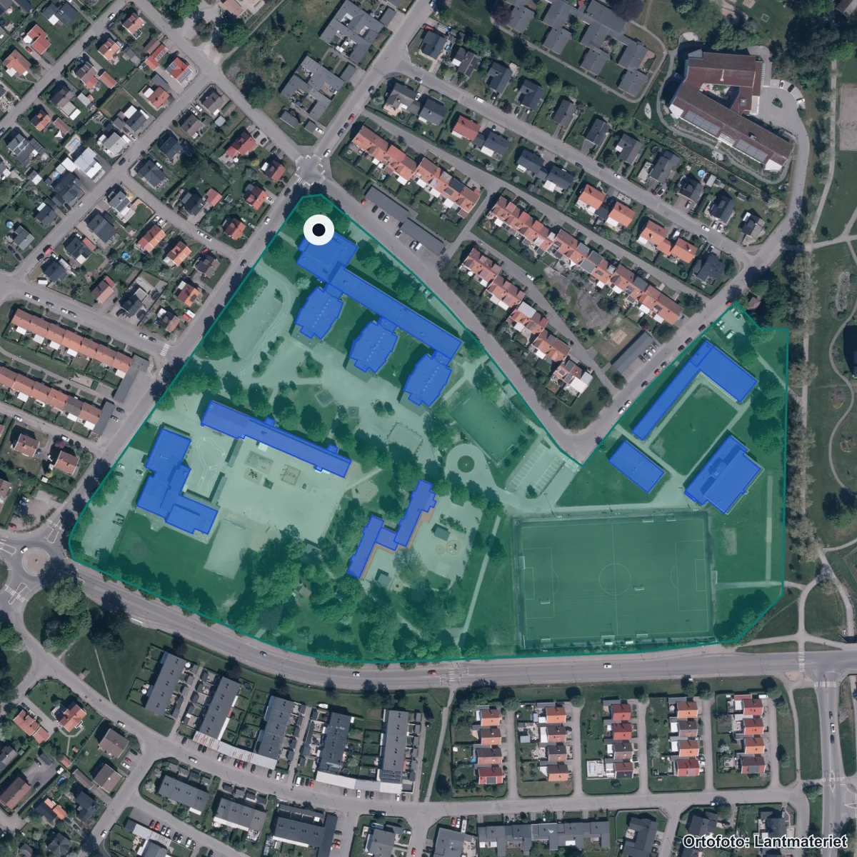 Flygbild över Lyrfågelskolan, ortofoto från Lantmäteriet