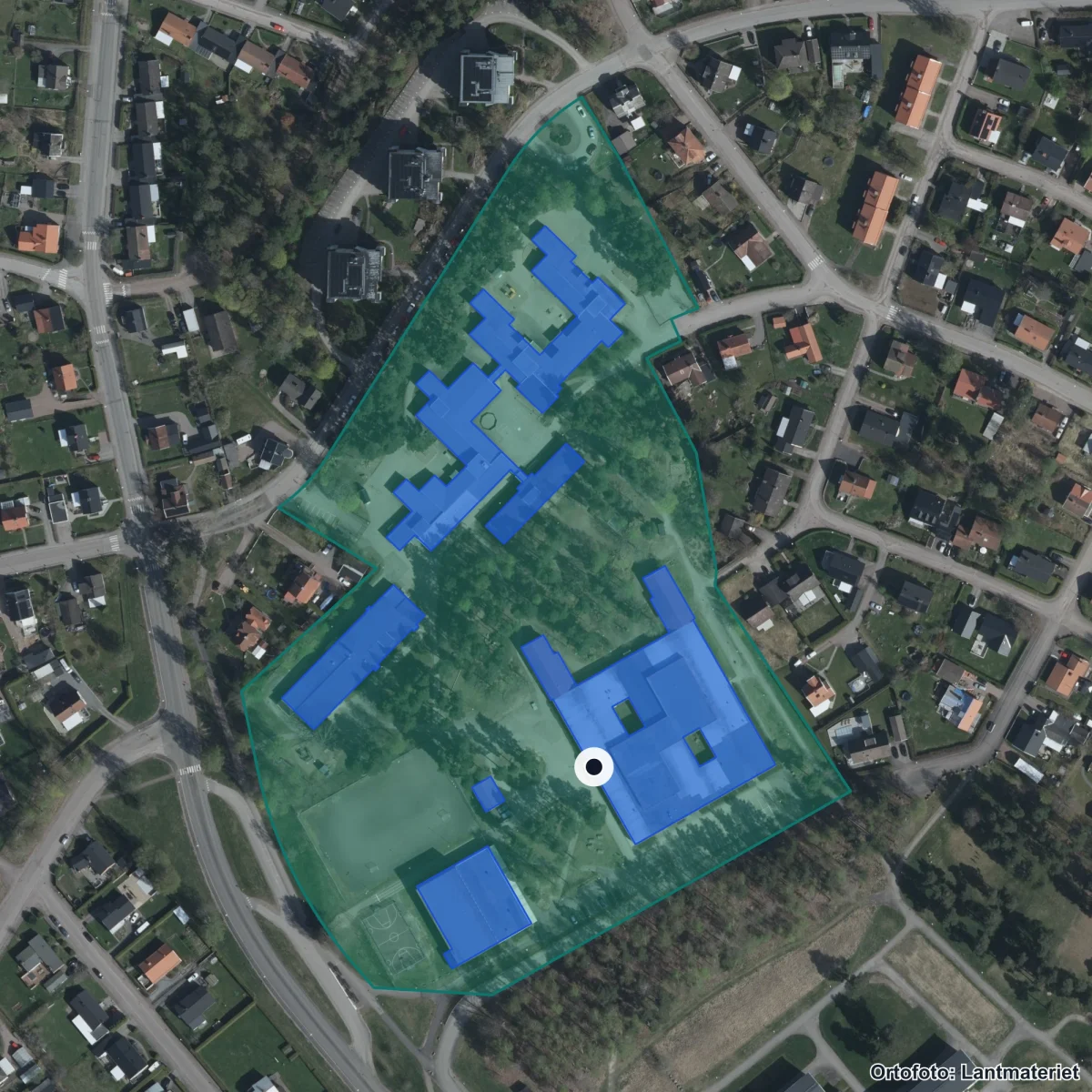 Flygbild över Djurgårdsskolan, ortofoto från Lantmäteriet